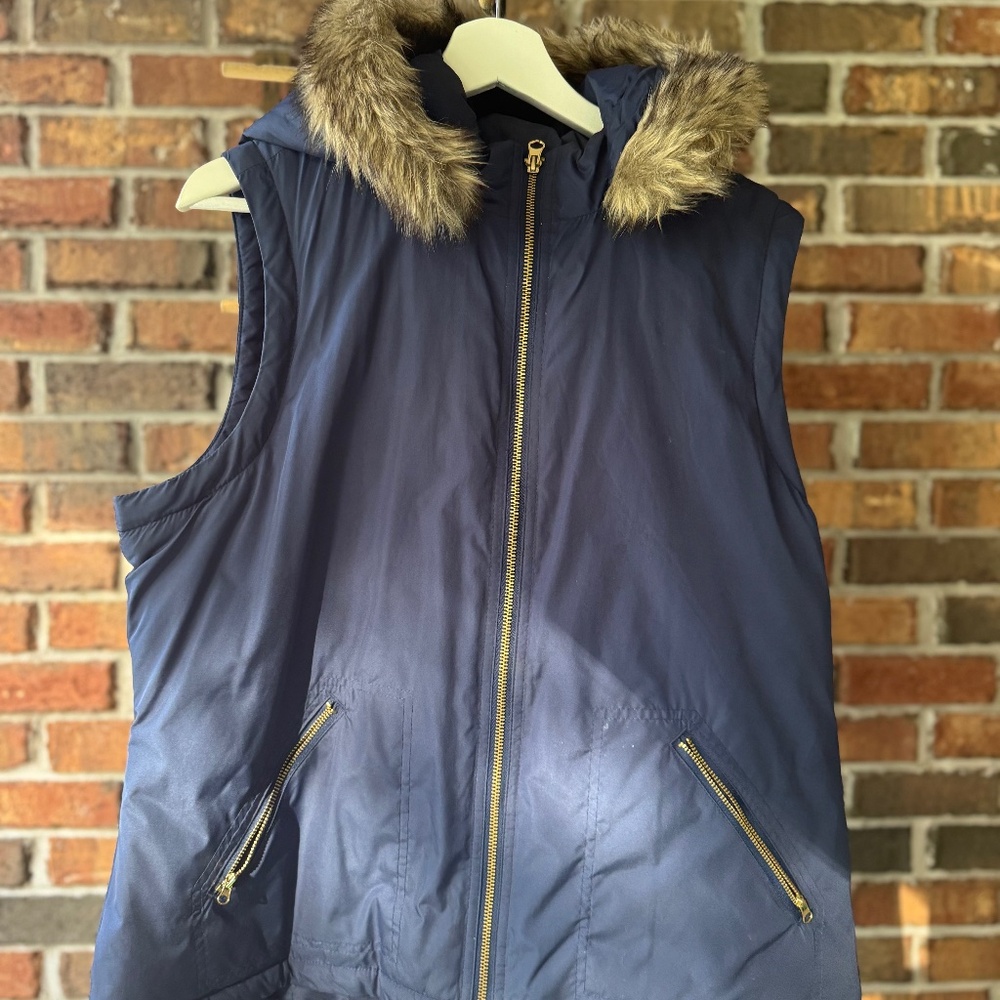 ladies puffer vest with hood